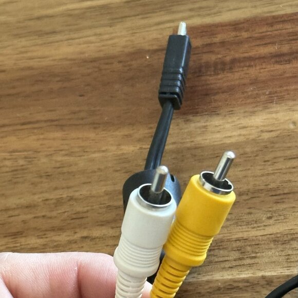 AV A/V USB To RCA Audio / Video Mini B USB Adapter Cable TV & Digital Camera - Picture 4 of 6